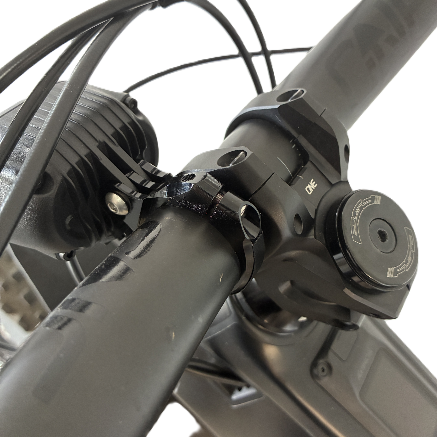 AVINOX FRONT LIGHT WITH HANDLEBAR MOUNT
